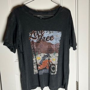 Grace & Lace graphic tee tshirt Live Free size medium